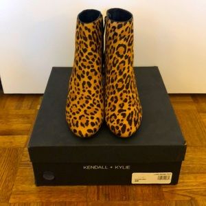 Kendall + Kylie brown leopard boot